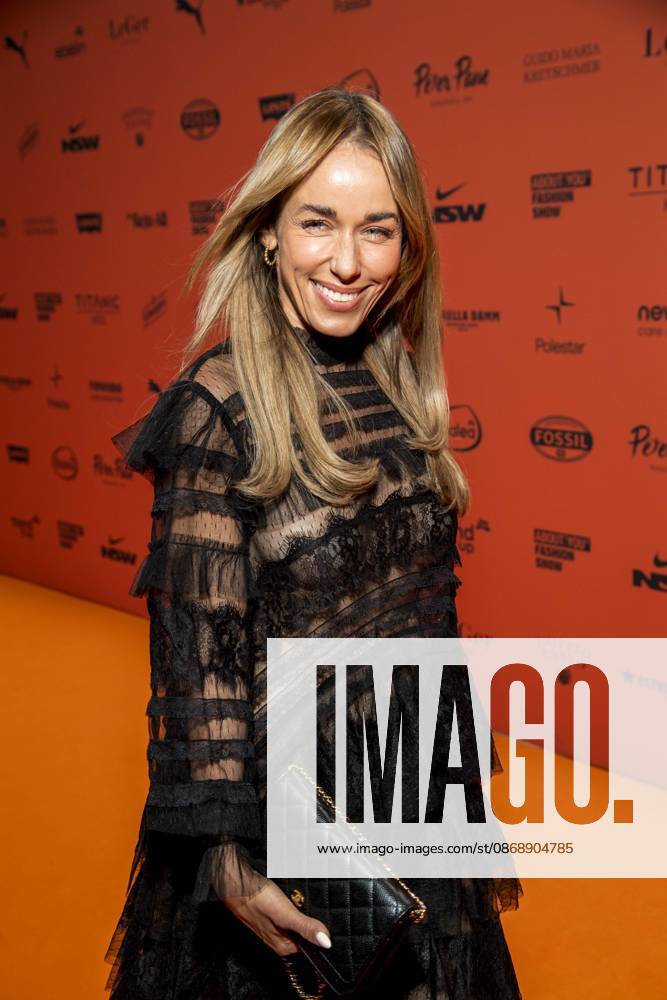 ABB ABOUTYOU- Annemarie Carpendale solo zu Gast auf dem Orangenen Teppich bei der ABOUT YOU Opera Fashion Show im Admiralspalast am 07.10.2026 in Berlin Berlin Deutschland