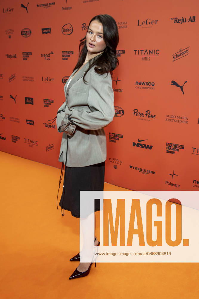 ABB ABOUTYOU- Nele Ludowig Roeffen zu Gast auf dem Orangenen Teppich bei der ABOUT YOU Opera Fashion Show im Admiralspalast am 07.10.2026 in Berlin Berlin Deutschland