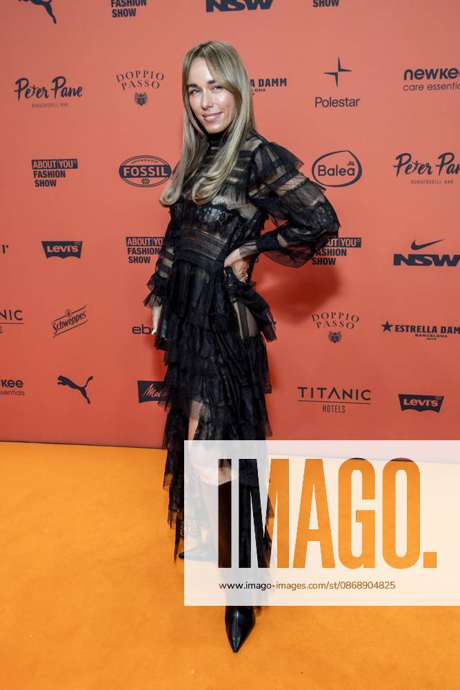 ABB ABOUTYOU- Annemarie Carpendale solo zu Gast auf dem Orangenen Teppich bei der ABOUT YOU Opera Fashion Show im Admiralspalast am 07.10.2026 in Berlin Berlin Deutschland