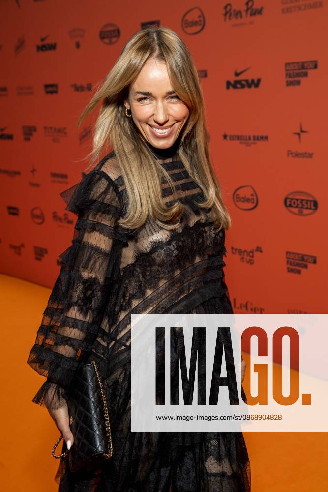 ABB ABOUTYOU- Annemarie Carpendale solo zu Gast auf dem Orangenen Teppich bei der ABOUT YOU Opera Fashion Show im Admiralspalast am 07.10.2026 in Berlin Berlin Deutschland