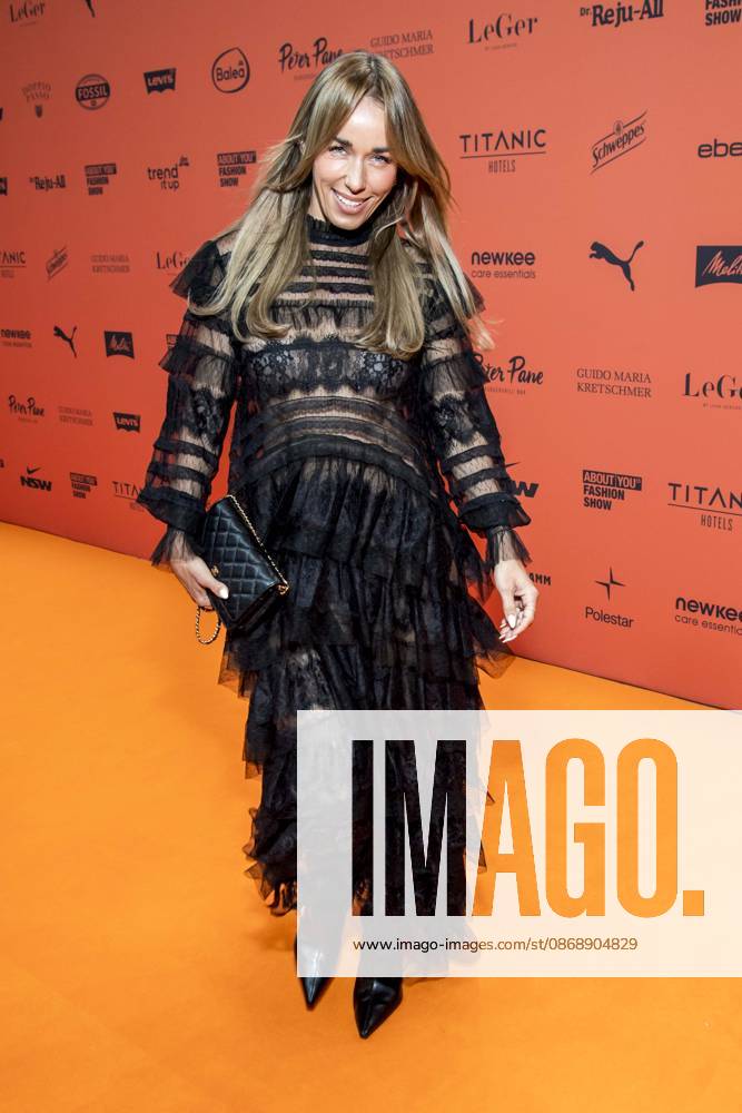 ABB ABOUTYOU- Annemarie Carpendale solo zu Gast auf dem Orangenen Teppich bei der ABOUT YOU Opera Fashion Show im Admiralspalast am 07.10.2026 in Berlin Berlin Deutschland
