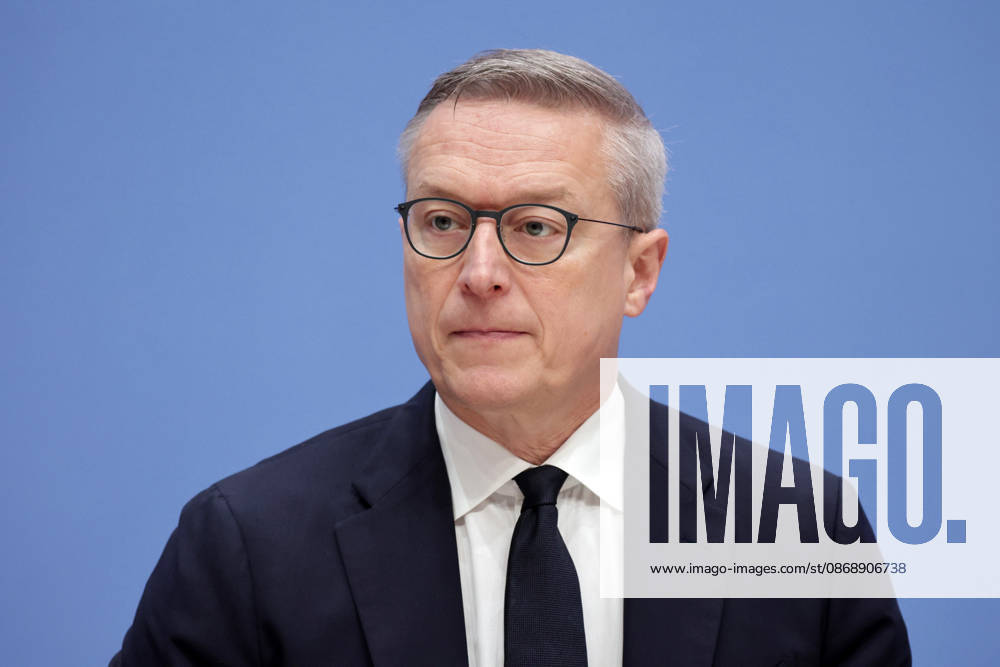 Dr. Karsten Wildberger, Bundesminister für Digitalisierung und Staatsmodernisierung (BMDS), PK zu - Jahresbericht des Nationalen Normenkontrollrats zum Bürokratieabbau, Berlin