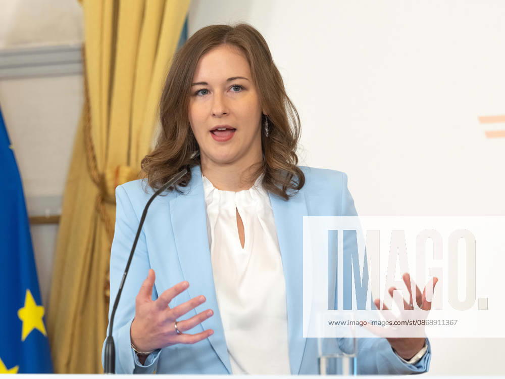 2026-10-08-Präsentation-Elementarbildung Bundesministerin für Europa, Integration und Familie im Bundeskanzleramt Claudia Plakolm (ÖVP) am 8. Oktober 2026 bei der Präsentation des Monitoringberichts Elementarbildung 2025 26 der Statistik Austria im Bundeskanzleramt in Wien, Wien, Österreich.