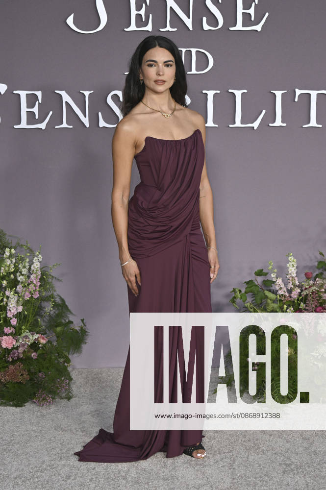 Kyra Santoro bei der Premiere des Kinofilms Sense and Sensibility Sinn und Sinnlichkeit im United Theater. Los Angeles