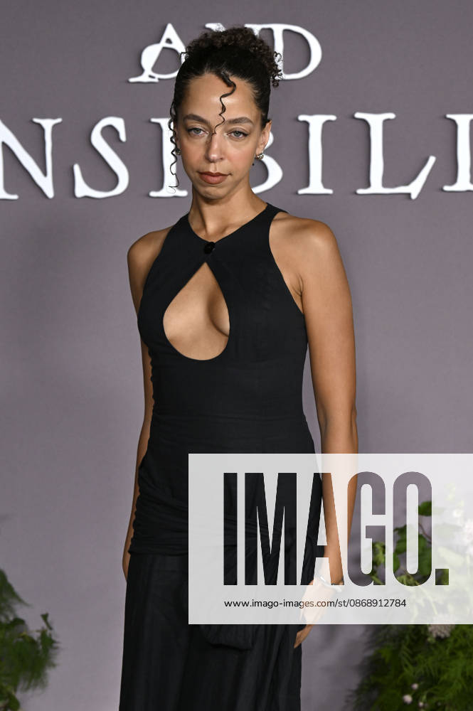 Hayley Law bei der Premiere des Kinofilms Sense and Sensibility Sinn und Sinnlichkeit im United Theater. Los Angeles