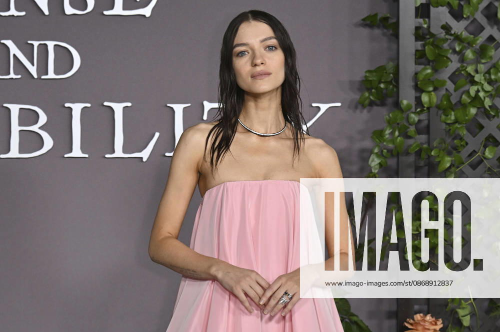 Esme Creed-Miles bei der Premiere des Kinofilms Sense and Sensibility Sinn und Sinnlichkeit im United Theater. Los Angeles