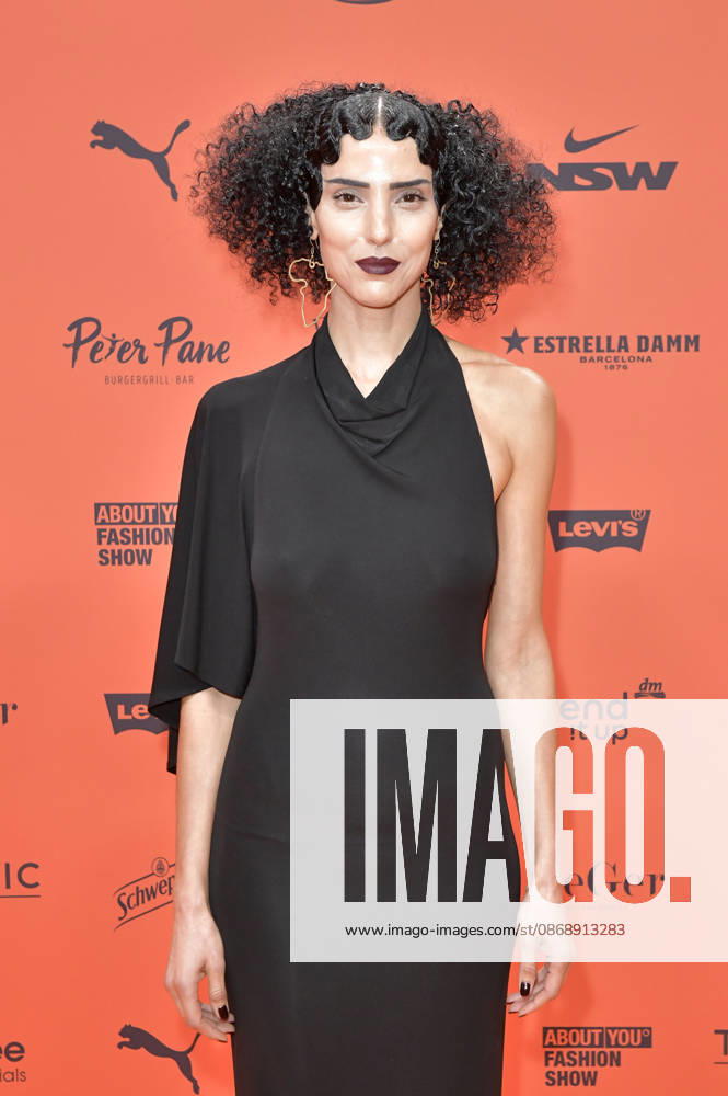 Zoe Helali bei der About You Opera 2026 im Admiralspalast. Berlin