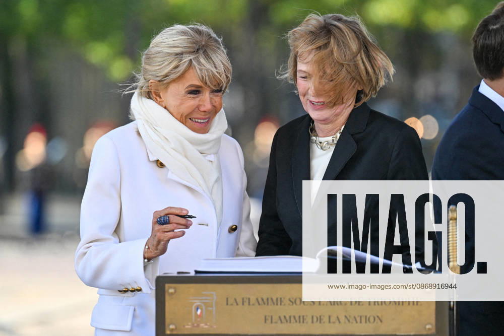 Brigitte Macron and Elke Büdenbender at a ceremony at the Arc de Triomphe in Paris on October 8, 2026, in honor of the state visit to France by the President of Germany and his wife. Christian Liewig, Bestimage. President Emmanuel Macron and his wife Brigitte Macron welcome Frank-Walter Steinmeier, President of Germany, and his wife, Elke Büdenbender, for a ceremony at the Arc de Triomphe in Paris on October 8, 2026, Paris, France