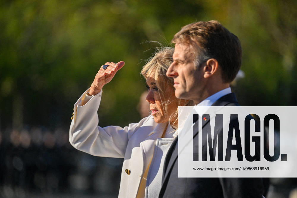 Brigitte Macron and President Emmanuel Macron at a ceremony at the Arc de Triomphe in Paris on October 8, 2026, in honor of the state visit to France by the President of Germany and his wife. Christian Liewig, Bestimage. President Emmanuel Macron and his wife Brigitte Macron welcome Frank-Walter Steinmeier, President of Germany, and his wife, Elke Büdenbender, for a ceremony at the Arc de Triomphe in Paris on October 8, 2026, Paris, France