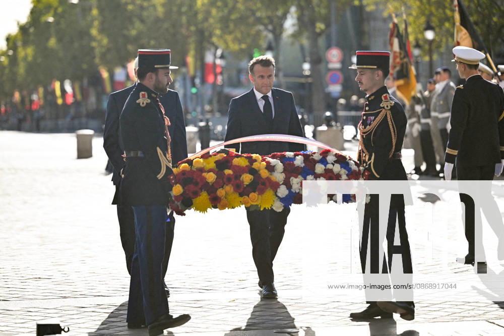 President Emmanuel Macron at a ceremony at the Arc de Triomphe in Paris on October 8, 2026, in honor of the state visit to France by the President of Germany and his wife. Christian Liewig Bestimage President Emmanuel Macron and his wife Brigitte Macron welcome Frank-Walter Steinmeier, President of Germany, and his wife, Elke Büdenbender, for a ceremony at the Arc de Triomphe in Paris on October 8, 2026, Paris, France