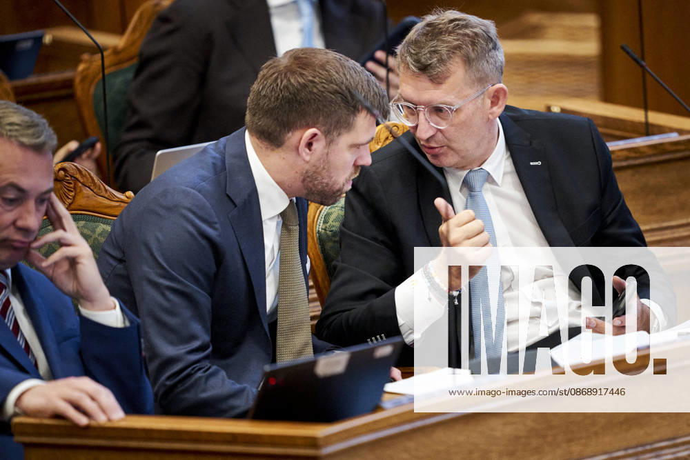 Opening debate in the Danish Parliament Morten Dahlin (L) and Troels Lund Poulsen from The Liberal Party during the opening debate of the Danish Parliament in the Parliament Hall at Christiansborg on Thursday, October 8, 2026. (Photo: Thomas Traasdahl Ritzau Scanpix) , Copenhagen Denmark
