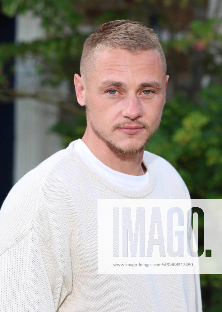 Ben Hardy Jury photocall at the 37th edition of the Dinard British Film Festival on October 8, 2026 Denis Guignebourg Bestimage Jury photocall at the 37th edition of the Dinard British Film Festival on October 8, 2026 Dinard, France