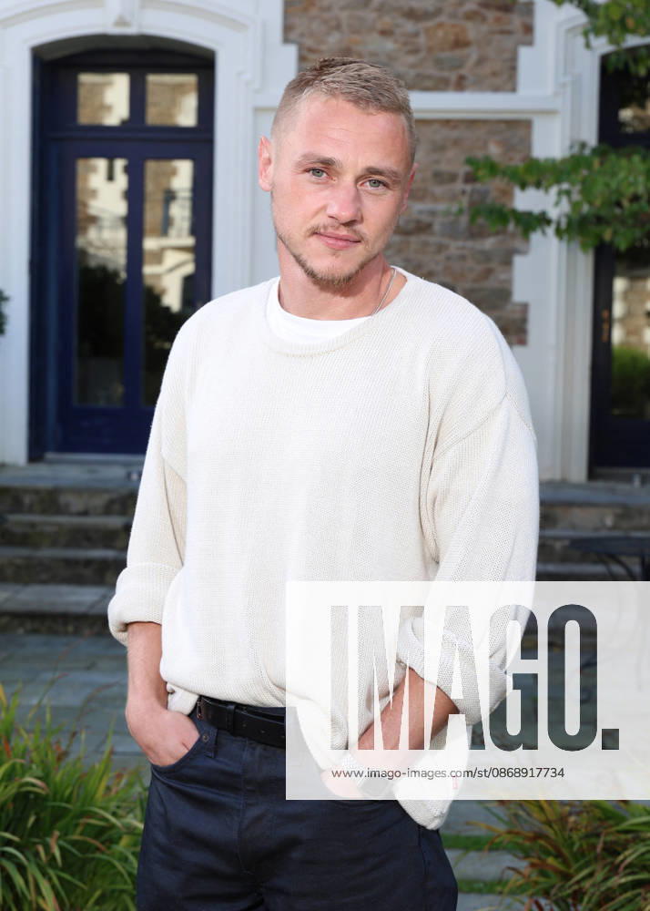 Ben Hardy Jury photocall at the 37th edition of the Dinard British Film Festival on October 8, 2026 Denis Guignebourg Bestimage Jury photocall at the 37th edition of the Dinard British Film Festival on October 8, 2026 Dinard, France