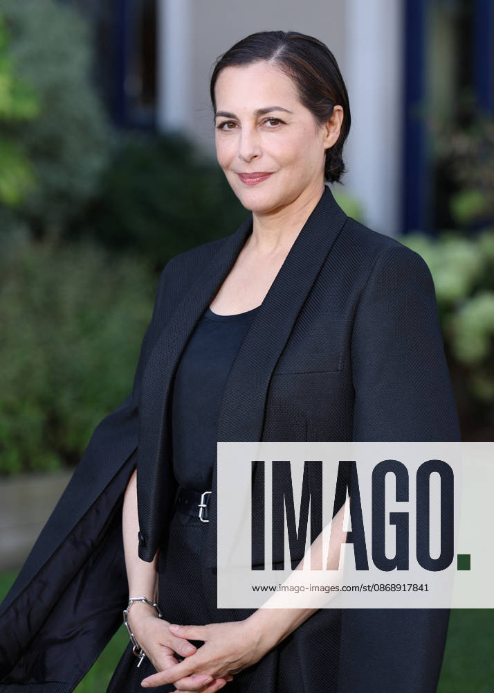 Amira Casar Jury photocall at the 37th edition of the Dinard British Film Festival on October 8, 2026 Denis Guignebourg Bestimage Jury photocall at the 37th edition of the Dinard British Film Festival on October 8, 2026 Dinard, France