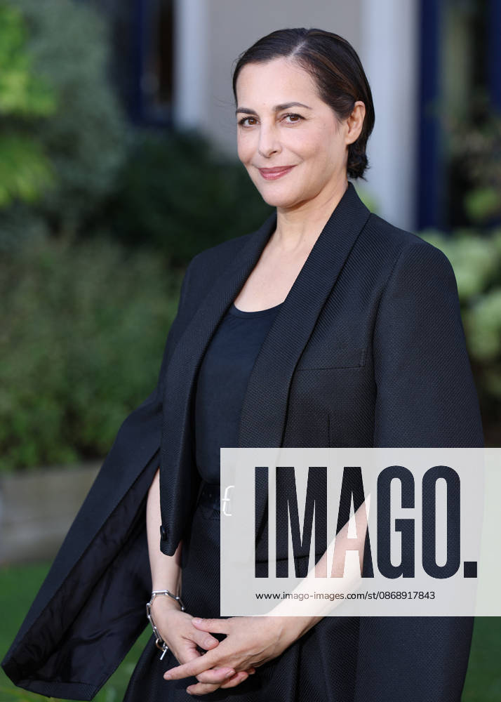Amira Casar Jury photocall at the 37th edition of the Dinard British Film Festival on October 8, 2026 Denis Guignebourg Bestimage Jury photocall at the 37th edition of the Dinard British Film Festival on October 8, 2026 Dinard, France