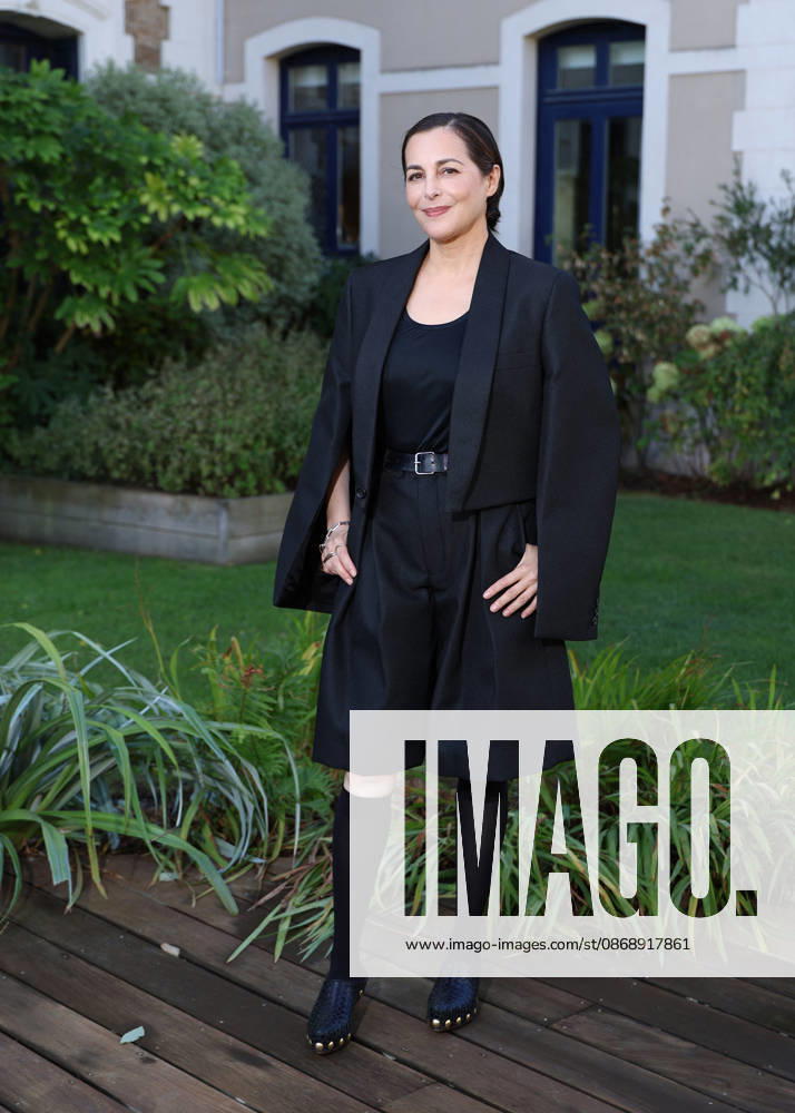 Amira Casar Jury photocall at the 37th edition of the Dinard British Film Festival on October 8, 2026 Denis Guignebourg Bestimage Jury photocall at the 37th edition of the Dinard British Film Festival on October 8, 2026 Dinard, France