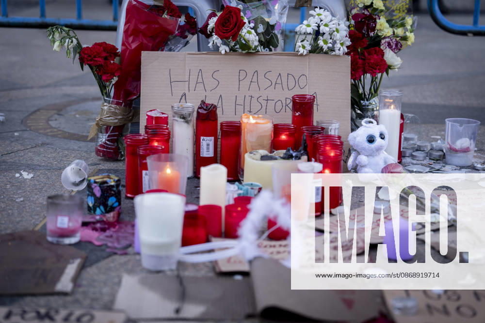 Protesters at Sol Square Stand by Their Demands for Affordable Housing Flowers and candles in tribute to Maricarmen Abascal during the housing protest at Puerta del Sol on October 8, 2026, in Madrid, Spain. The encampment at Sol has spilled over into the square, and the protesters are maintaining their demands against evictions and exorbitant rents. The Official State Gazette (BOE) published yesterday, October 7, the new version of the housing and rent decrees that the Council of Ministers approved the previous day OCTOBER 8, 2026 A Pé Madrid, Madrid, Spain