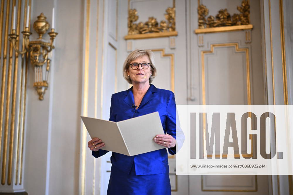 Ingrid Carlberg, Permanent Secretary of the Swedish Academy, announces that Canadian author Anne Carson has been awarded the 2026 Nobel Prize in Literature at Börshuset in Stockholm, Sweden, on October 8, 2026. STOCKHOLM, SWEDEN
