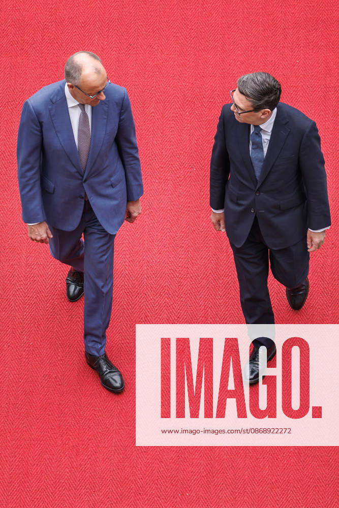 Begrüßung des Premierministers des Vereinigten Königreichs Großbritannien Begrüßung des Premierministers des Vereinigten Königreichs Großbritannien und Nordirland, Andrew Burnham, durch den Bundeskanzler Friedrich Merz (CDU) in Berlin am 08. 10.2026. Berlin Berlin Deutschland Bundeskanzleramt