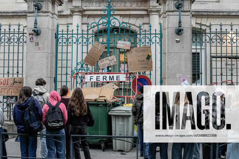 Protest against eduction conditions continues in Nancy NANCY, FRANCE - OCTOBER 8: Students take to the streets to protest education conditions in Nancy, France, on October 8, 2026. Students are taking part in a nationwide high-school mobilization over school conditions and demands for greater education resources, while security units remain deployed around several locations in the city. Muhammed Said Tako Anadolu Nancy France. Editorial use only. Please get in touch for any other usage.