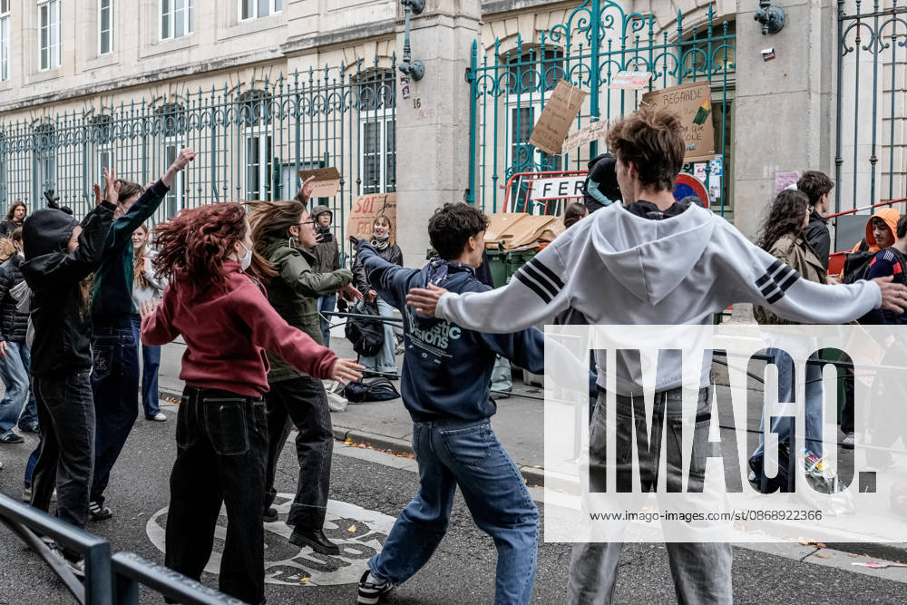 Protest against eduction conditions continues in Nancy NANCY, FRANCE - OCTOBER 8: Students take to the streets to protest education conditions in Nancy, France, on October 8, 2026. Students are taking part in a nationwide high-school mobilization over school conditions and demands for greater education resources, while security units remain deployed around several locations in the city. Muhammed Said Tako Anadolu Nancy France. Editorial use only. Please get in touch for any other usage.