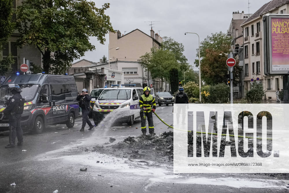 Protest against eduction conditions continues in Nancy NANCY, FRANCE - OCTOBER 8: A firefighter puts out the fire that broke out during the students protest in Nancy, France, on October 8, 2026. Students are taking part in a nationwide high-school mobilization over school conditions and demands for greater education resources, while security units remain deployed around several locations in the city. Muhammed Said Tako Anadolu Nancy France. Editorial use only. Please get in touch for any other usage.