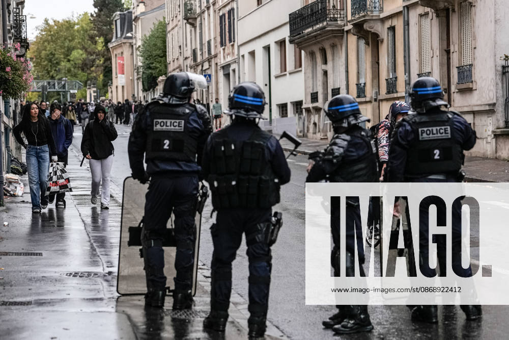 Protest against eduction conditions continues in Nancy NANCY, FRANCE - OCTOBER 8: Students take to the streets to protest education conditions in Nancy, France, on October 8, 2026. Students are taking part in a nationwide high-school mobilization over school conditions and demands for greater education resources, while security units remain deployed around several locations in the city. Muhammed Said Tako Anadolu Nancy France. Editorial use only. Please get in touch for any other usage.