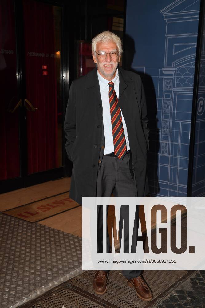 IPA89427405 - Rome, Teatro Sistina: Celebration marking the 150th anniversary of *Corriere della Sera*. Pictured: a guest