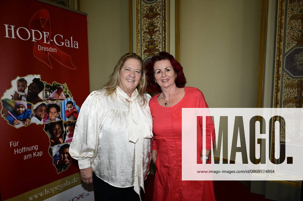 Kathy Kelly und Viola Klein beim Pressegespräch und Präsentation des 16. HOPE-Award zur 18. HOPE-Gala Dresden im Schauspielhaus Dresden. Dresden