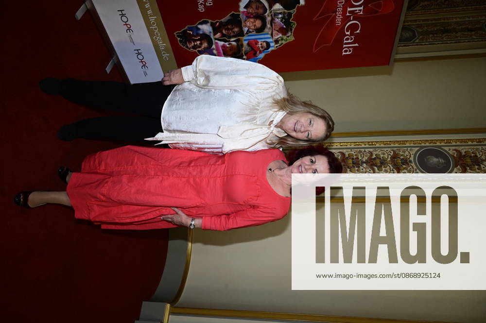 Kathy Kelly und Viola Klein beim Pressegespräch und Präsentation des 16. HOPE-Award zur 18. HOPE-Gala Dresden im Schauspielhaus Dresden. Dresden