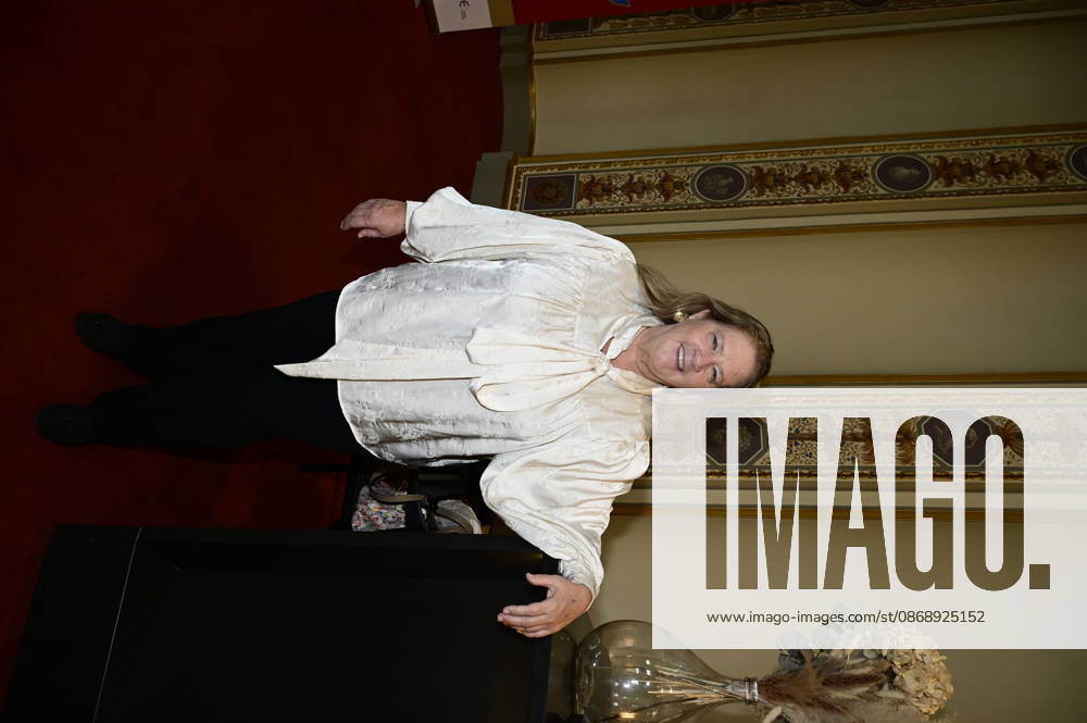 Kathy Kelly beim Pressegespräch und Präsentation des 16. HOPE-Award zur 18. HOPE-Gala Dresden im Schauspielhaus Dresden. Dresden