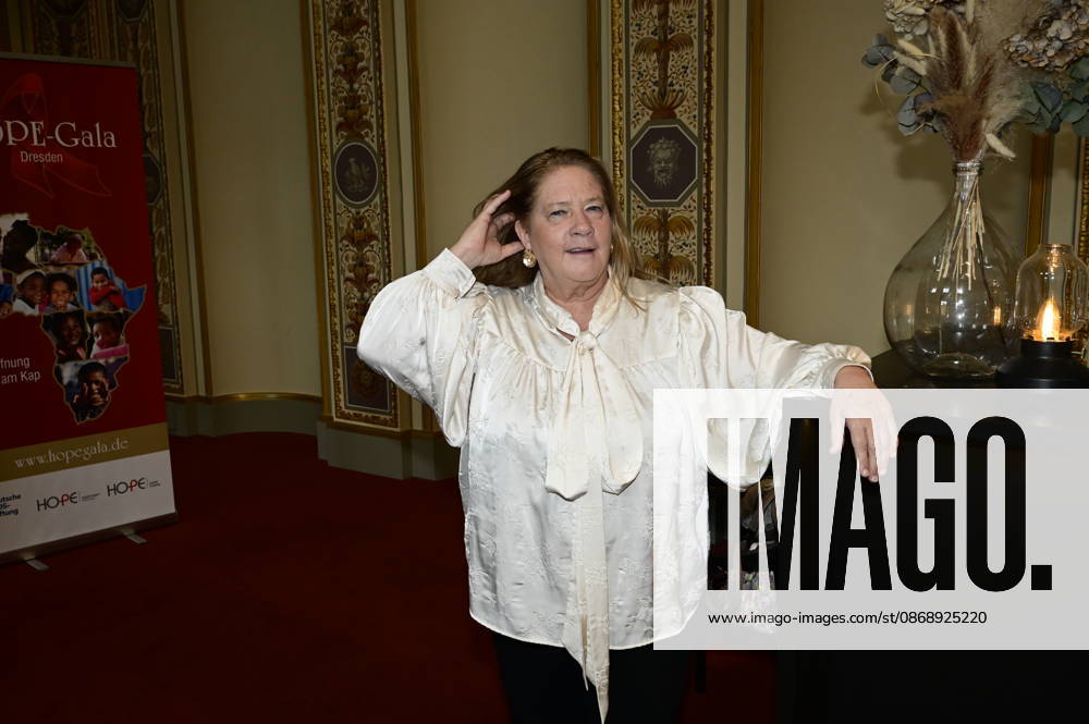 Kathy Kelly beim Pressegespräch und Präsentation des 16. HOPE-Award zur 18. HOPE-Gala Dresden im Schauspielhaus Dresden. Dresden