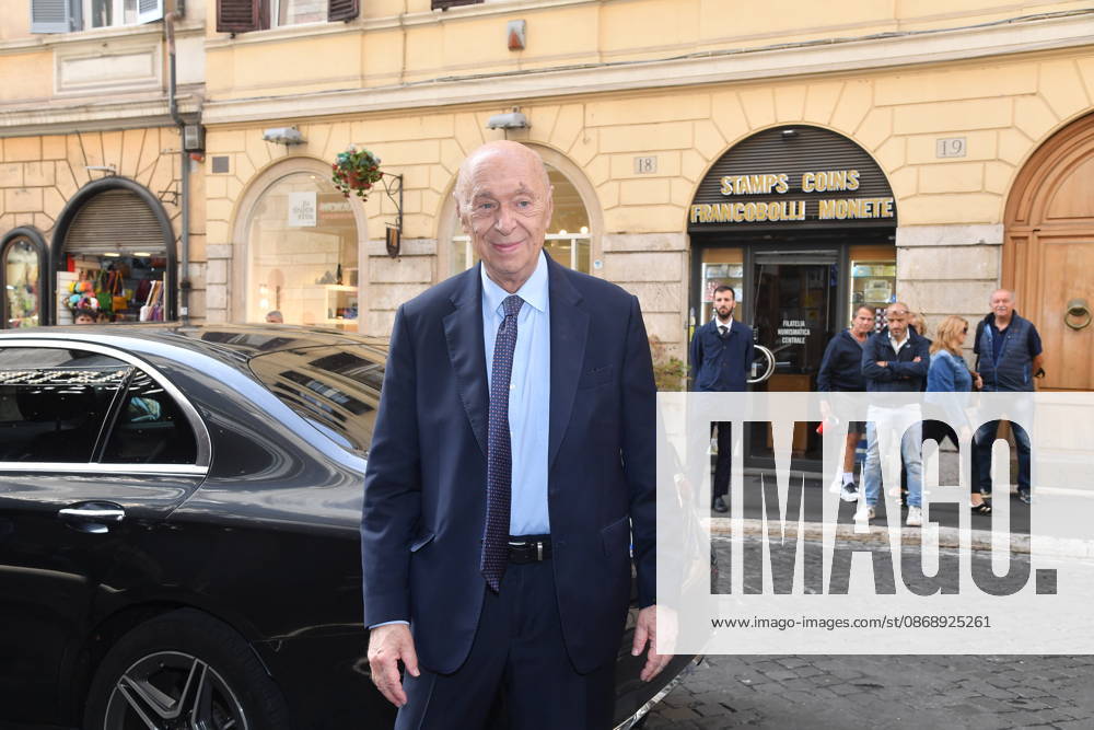 IPA89428055 - Rome, Teatro Sistina: Celebration marking the 150th anniversary of *Corriere della Sera*. Pictured: Paolo Mieli