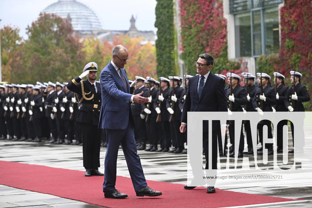 British Prime Minister Burnham welcomed with military ceremony in Berlin BERLIN, GERMANY - OCTOBER 8: German Chancellor Friedrich Merz (L) and British Prime Minister Andy Burnham (2nd L) walk past the honour guards with a military ceremony at the Federal Chancellery in Berlin, Germany, on October 8, 2026. Halil Sagirkaya Anadolu Berlin Germany. Editorial use only. Please get in touch for any other usage.
