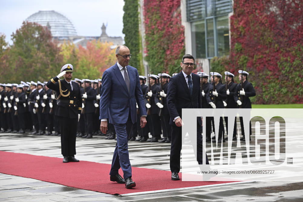 British Prime Minister Burnham welcomed with military ceremony in Berlin BERLIN, GERMANY - OCTOBER 8: German Chancellor Friedrich Merz (L) and British Prime Minister Andy Burnham (2nd L) walk past the honour guards with a military ceremony at the Federal Chancellery in Berlin, Germany, on October 8, 2026. Halil Sagirkaya Anadolu Berlin Germany. Editorial use only. Please get in touch for any other usage.
