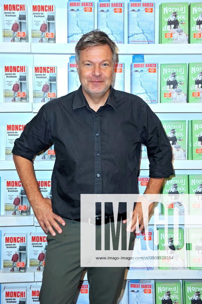 Frankfurter Buchmesse 2026. Schriftsteller Robert Habeck am 08.10.2026 auf der Frankfurter Buchmesse. 20261008MWI153177