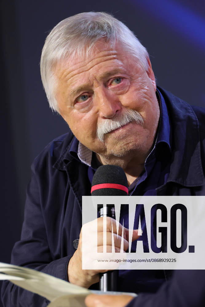Frankfurt am Main, DEU, Frankfurter Buchmesse. Wolf Biermann, Autor und Saenger im Gespraech auf der ARD Buehne