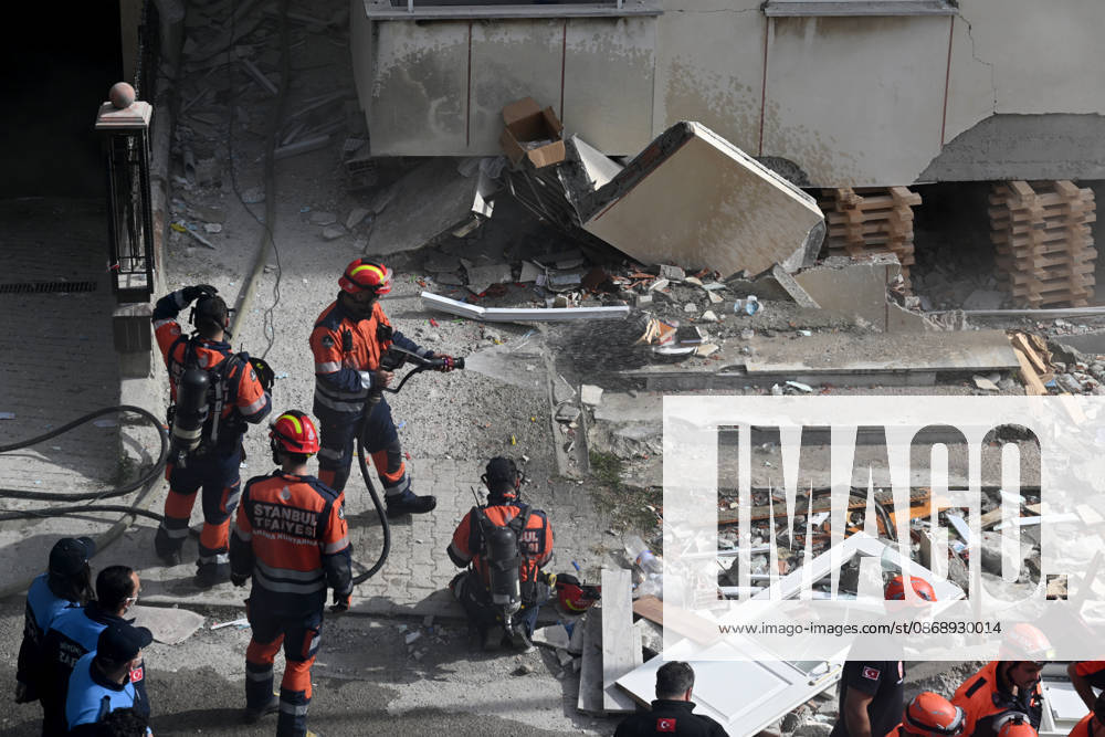 Partial collapse occurs in 7-story building in Istanbul s Maltepe district ISTANBUL, TURKIYE - OCTOBER 08: Search and rescue personnel, including firefighters, AFAD, UMKE, and police teams initiate a controlled demolition to safely reach three people trapped under rubble after the lower three floors of a seven-story residential building collapsed for undetermined reasons in the Maltepe district of Istanbul, Turkiye, on October 08, 2026. Ahmet Okatali Anadolu Istanbul Turkey. Editorial use only. Please get in touch for any other usage.