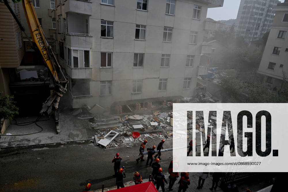 Partial collapse occurs in 7-story building in Istanbul s Maltepe district ISTANBUL, TURKIYE - OCTOBER 08: Search and rescue personnel, including firefighters, AFAD, UMKE, and police teams initiate a controlled demolition to safely reach three people trapped under rubble after the lower three floors of a seven-story residential building collapsed for undetermined reasons in the Maltepe district of Istanbul, Turkiye, on October 08, 2026. Ahmet Okatali Anadolu Istanbul Turkey. Editorial use only. Please get in touch for any other usage.