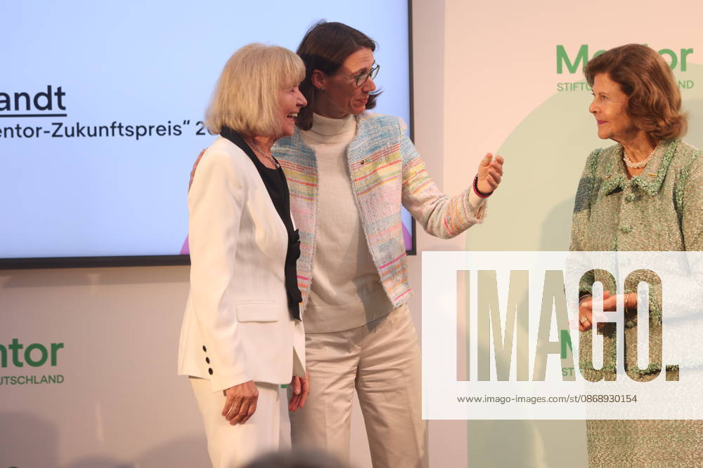 Königin Silvia von Schweden verleiht Preis auf der Insel Mainau Konstanz Mainau, 0810.2026 Ihre Majestät Königin Silvia von Schweden verleiht bei einem Festakt zum 10-jährigen Jubiläum der Mentor Stiftung Deutschland den Metorpreis Im Baden- Württemberg Germany