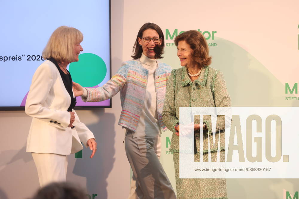 Königin Silvia von Schweden verleiht Preis auf der Insel Mainau Konstanz Mainau, 0810.2026 Ihre Majestät Königin Silvia von Schweden verleiht bei einem Festakt zum 10-jährigen Jubiläum der Mentor Stiftung Deutschland den Metorpreis Im Baden- Württemberg Germany