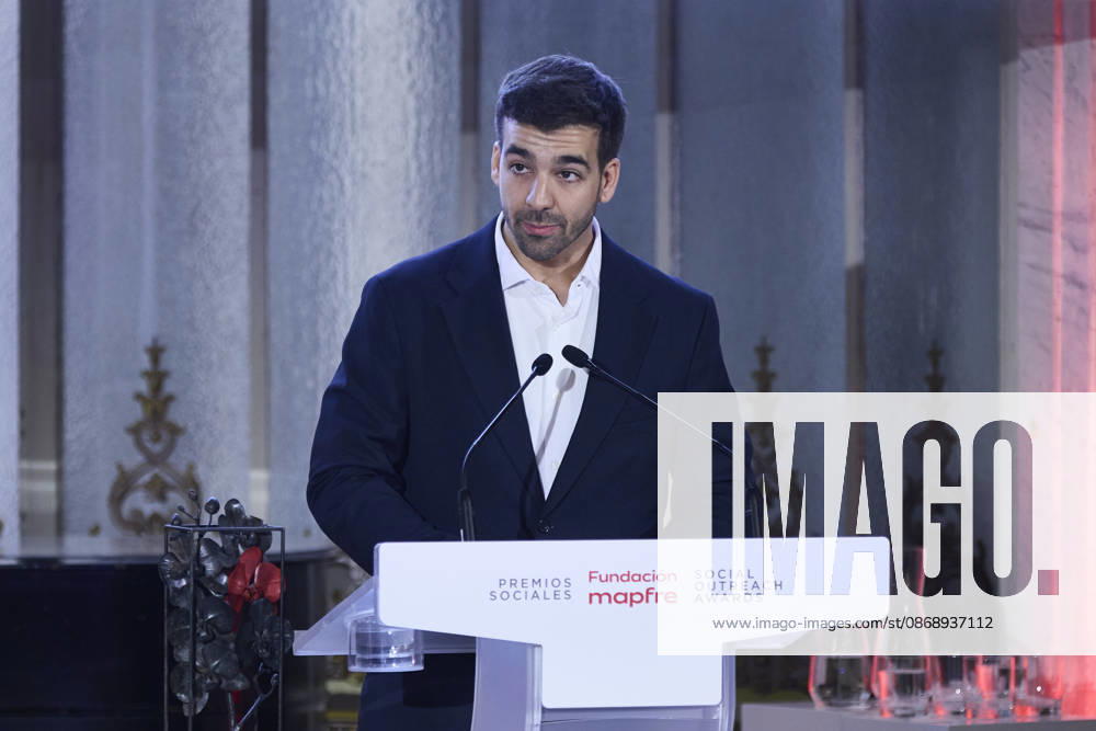 QUEEN SOFIA and Guillermo Gauna-Vivas attend Mapfre Foundation Social awards Madrid Spain - ZUMAc260 20261008_zep_c260_012