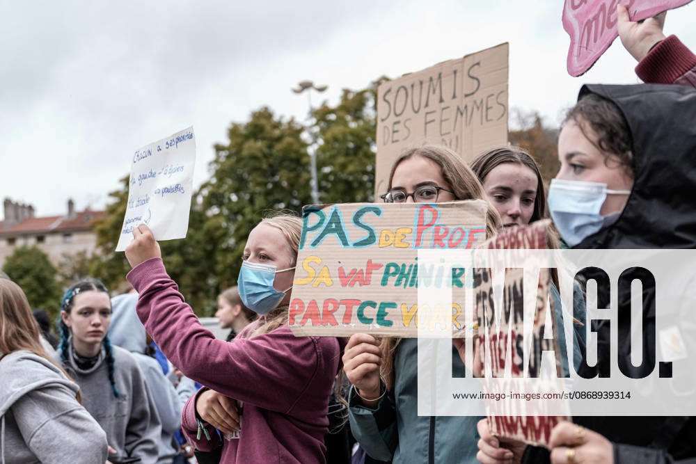 Protest against eduction conditions continues in Nancy NANCY, FRANCE - OCTOBER 8: Students holding placards take to the streets to protest education conditions in Nancy, France, on October 8, 2026. Students are taking part in a nationwide high-school mobilization over school conditions and demands for greater education resources, while security units remain deployed around several locations in the city. Muhammed Said Tako Anadolu Nancy France. Editorial use only. Please get in touch for any other usage.