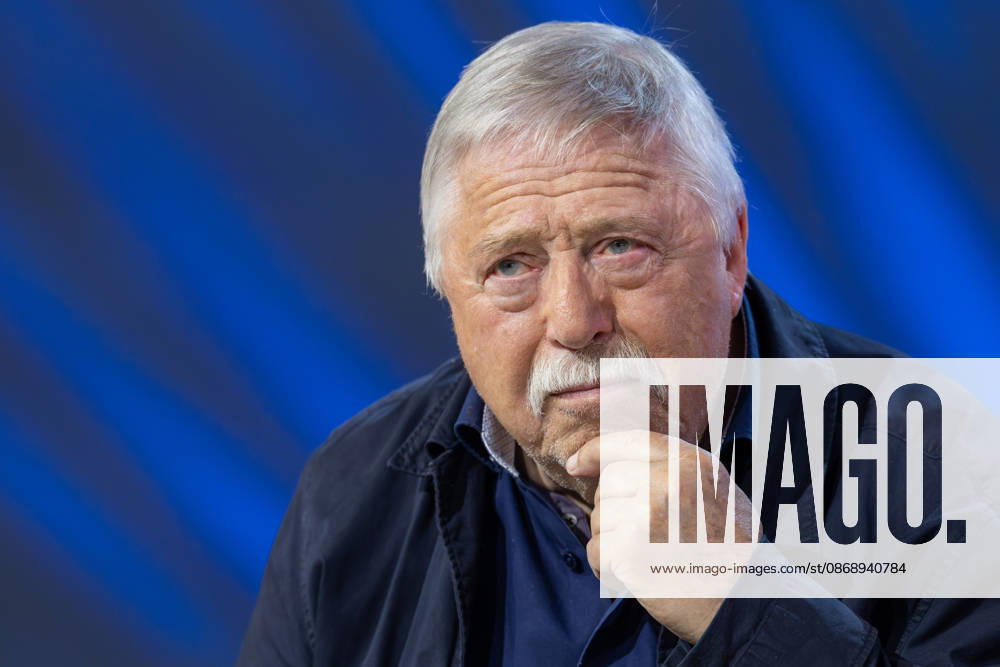 Buchmesse Frankfurt 2026 Wolf Biermann präsentiert auf der Literaturbühne von ARD, ZDF und 3sat sein Buch Ihr löscht das Feuer mit Benzin ., Frankfurt am Main Hessen Deutschland Messegelände