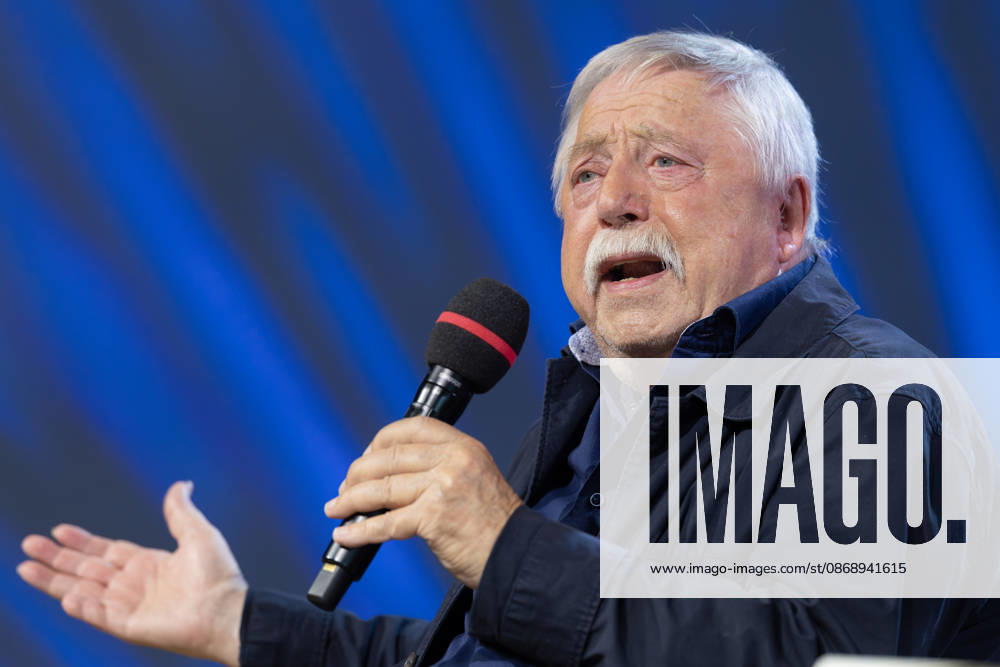 Buchmesse Frankfurt 2026 Wolf Biermann präsentiert auf der Literaturbühne von ARD, ZDF und 3sat sein Buch Ihr löscht das Feuer mit Benzin ., Frankfurt am Main Hessen Deutschland Messegelände