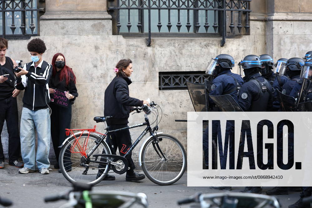 Student Protest - Paris Police forces during a demonstration at Place de la Bastille, in Paris, France on October 8, 2026, as part of a nationwide protest movement over learning conditions. Since late September, pupils have barred the entrances to hundreds of schools, complaining of teacher absences, overloaded timetables, dilapidated classrooms and buildings ill-adapted to rising temperatures, among other grievances. Photo by Raphael Lafargue ABACAPRESS.COM Paris France