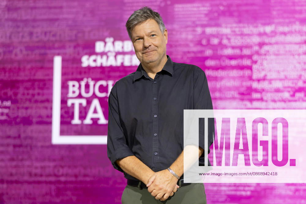 Buchmesse Frankfurt 2026 Robert Habeck stellt auf der Literaturbühne von ARD, ZDF und 3sat sein neues Buch Arctic Meltdown vor., Frankfurt am Main Hessen Deutschland Messegelände