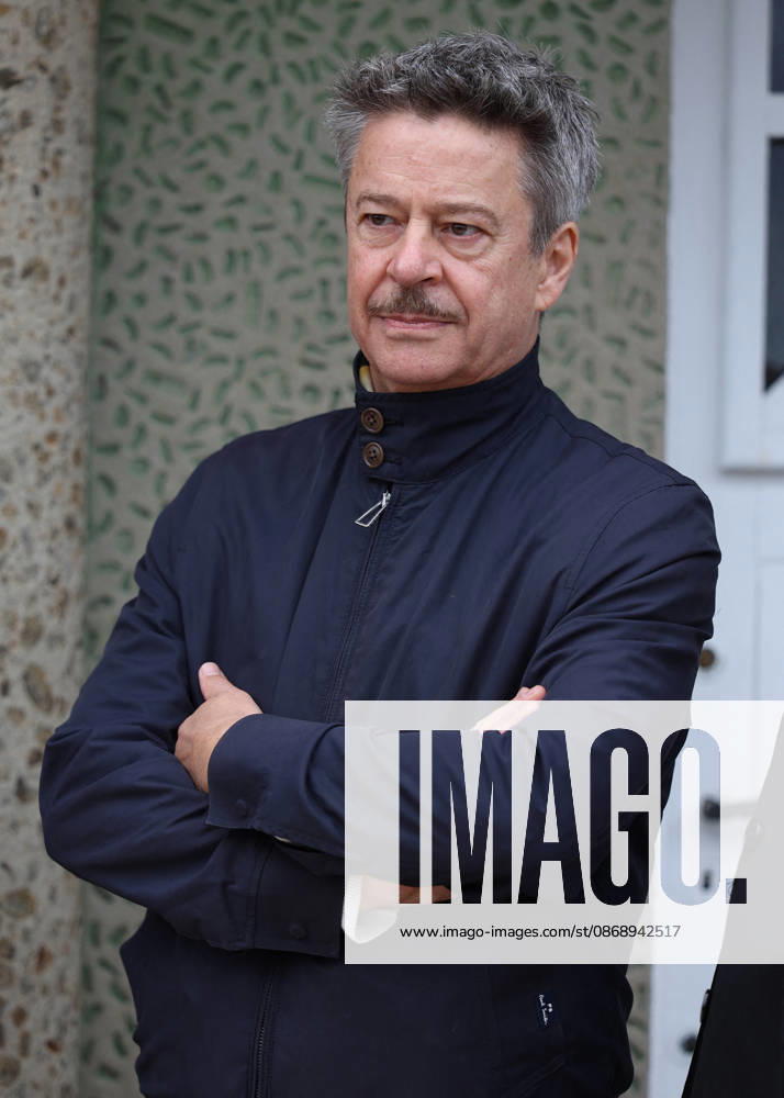 Thibault de Montalembert at the unveiling of Amira Casar’s beach hut on Dinard Beach during the 37th Dinard British and Irish Film Festival, France, on October 8, 2026. Denis Guignebourg, Bestimage. 37th Dinard British Irish Film Festival on October 8, 2026, in Dinard, France. Dinard, France