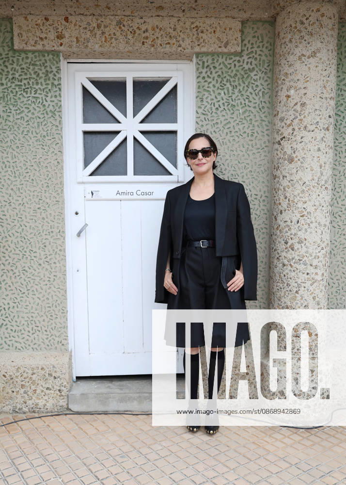 Amira Casar at the unveiling of her beach cabana during the 37th Dinard British and Irish Film Festival, France, on October 8, 2026. Denis Guignebourg, Bestimage. 37th Dinard British Irish Film Festival on October 8, 2026, in Dinard, France. Dinard, France