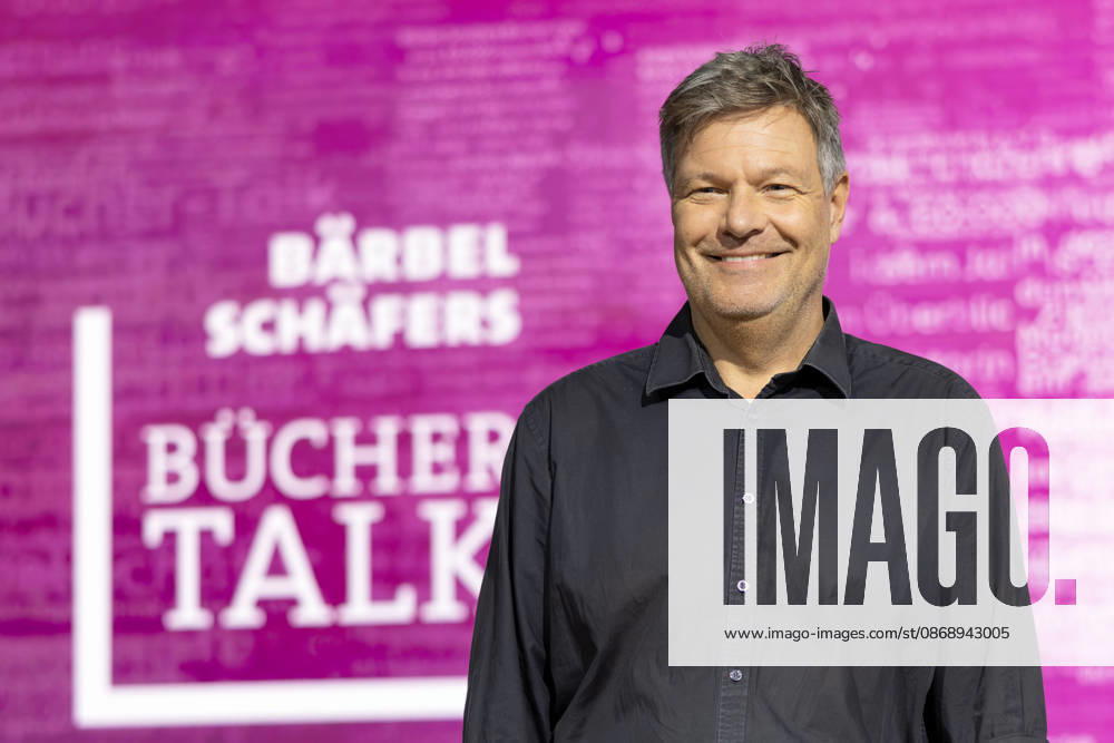Buchmesse Frankfurt 2026 Robert Habeck stellt auf der Literaturbühne von ARD, ZDF und 3sat sein neues Buch Arctic Meltdown vor., Frankfurt am Main Hessen Deutschland Messegelände